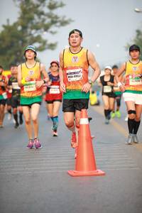 BIB: 
                            <button type="button" onclick="openModal(9011562)" class="btn btn-primary btn-sm float-right btn-popup" data-toggle="modal" data-target=".modal-high-quality">
                        <i class="fas fa-shopping-cart"></i> Add to Cart
                    </button>
                                            <button type="button" onclick="isThisMe(9011562, true)" class="btn btn-success btn-sm float-right btn-popup btn-isme hidden" data-toggle="tooltip" data-placement="bottom" title="นี่คือรูปของคุณใช่ไหม คลิกที่นี่เพื่อเอาเข้าอัลบั้ม">
                        <i class="fas fa-plus"></i> Add to album
                    </button>
                    <button type="button" onclick="isThisMe(9011562, false)" class="btn btn-warning btn-sm float-right btn-popup btn-isnotme hidden">
                        <i class="fas fa-ban"></i> Remove from album
                    </button>